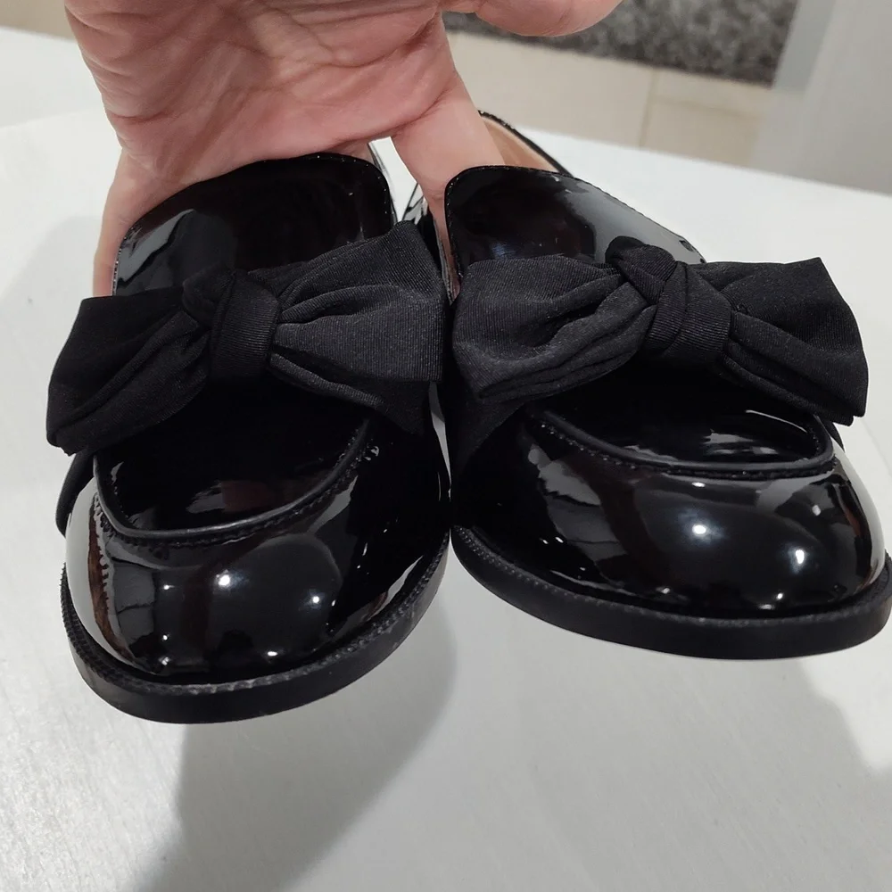 Bandolino Lindio 3 Loafer Black Patent with Bows - Picture 10 of 13